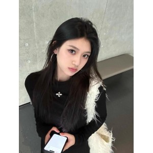 现货【40支230克95%棉+5%氨纶后包领】辣妹正肩长袖t恤女秋季设计感